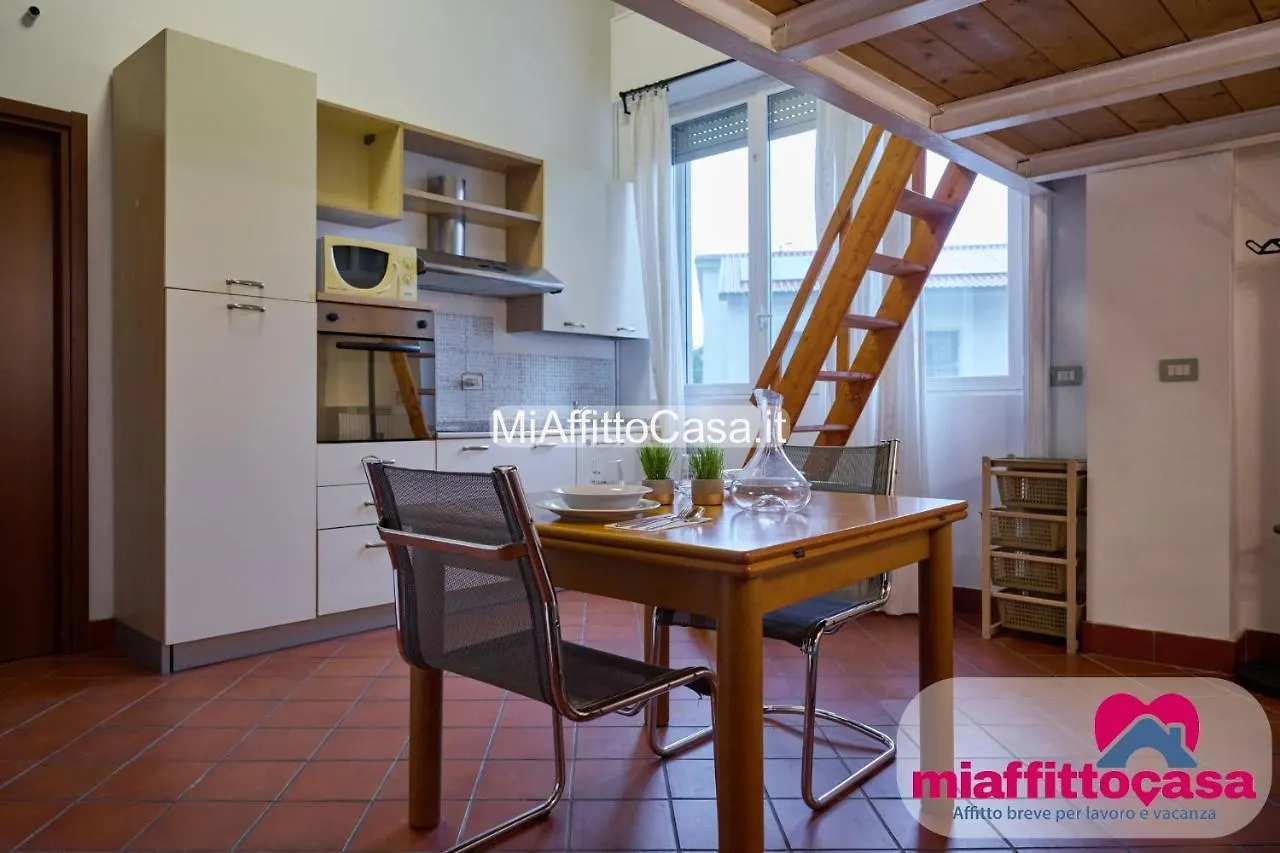 Apartment Appartamento Le Farfalle - Vicino Linate Mediglia
